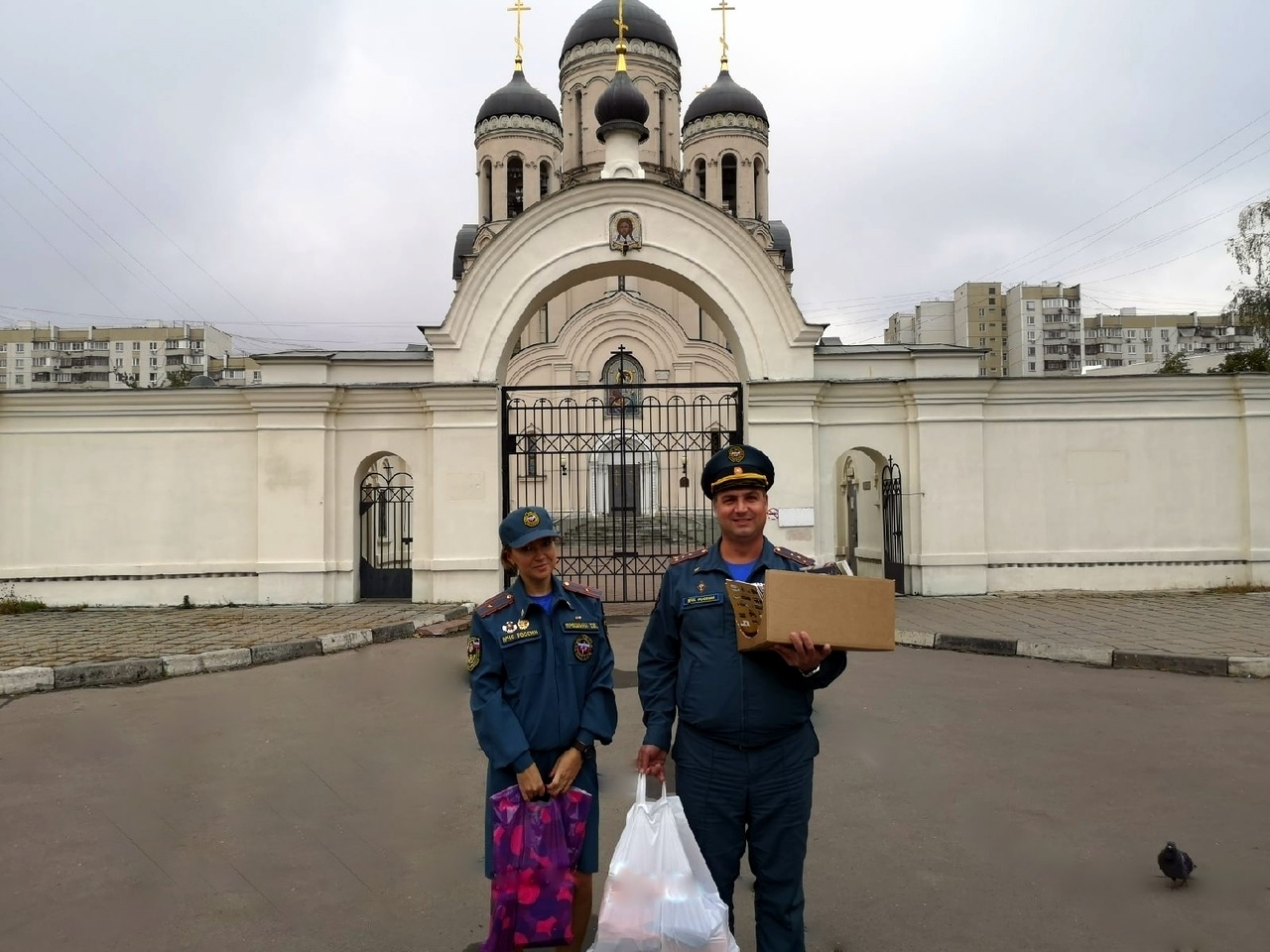 Социальную акцию «Соберем ребенка в школу» провели сотрудники МЧС ЮВАО