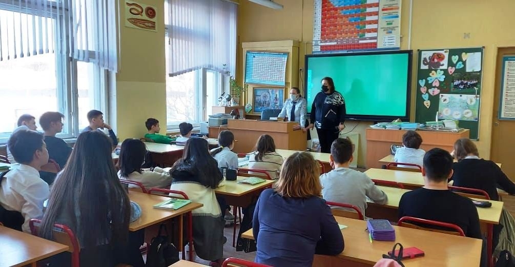 Сотрудники полиции проводят занятия с детьми о вреде употребления наркотических средств Сотрудники полиции проводят занятия с детьми о вреде употребления наркотических средств