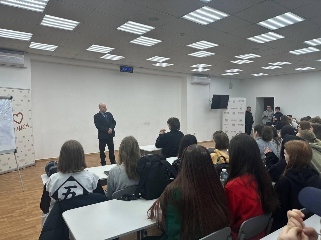 Полицейские УВД по ЮВАО совместно с общественниками присоединились ко Всероссийской акции «Студенческий десант» Полицейские УВД по ЮВАО совместно с общественниками присоединились ко Всероссийской акции «Студенческий десант»