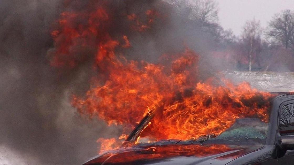 Оперативники ОП «Марьинский» в течении нескольких часов задержали виновника возгорания автомобилей на Донецкой улице