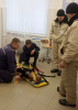 Подготовка к Крещенским купаниям: спасатели отработали с сотрудниками парка оказание первой помощи