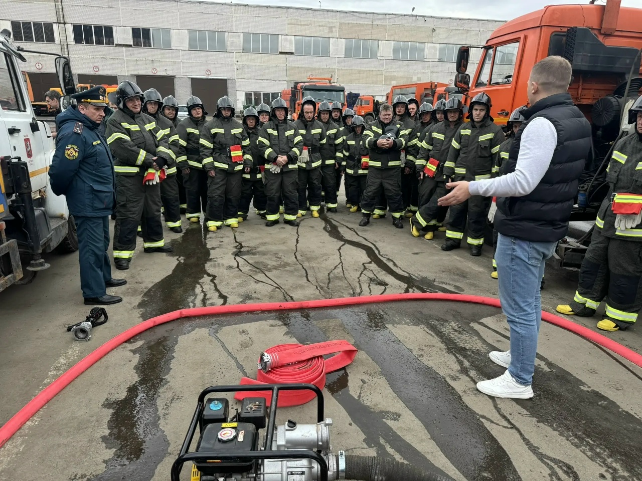 Подготовка к пожароопасному периоду: в округе прошел смотр техники Подготовка к пожароопасному периоду: в округе прошел смотр техники