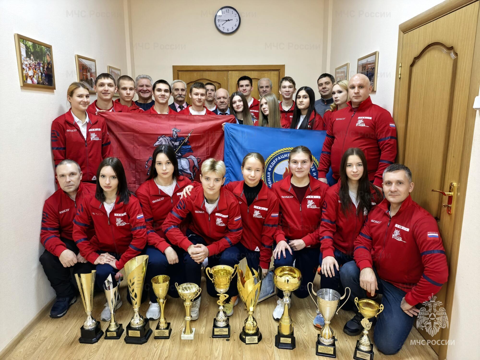 Сборная Москвы по пожарно-спасательному спорту подводит итоги сезона Сборная Москвы по пожарно-спасательному спорту подводит итоги сезона