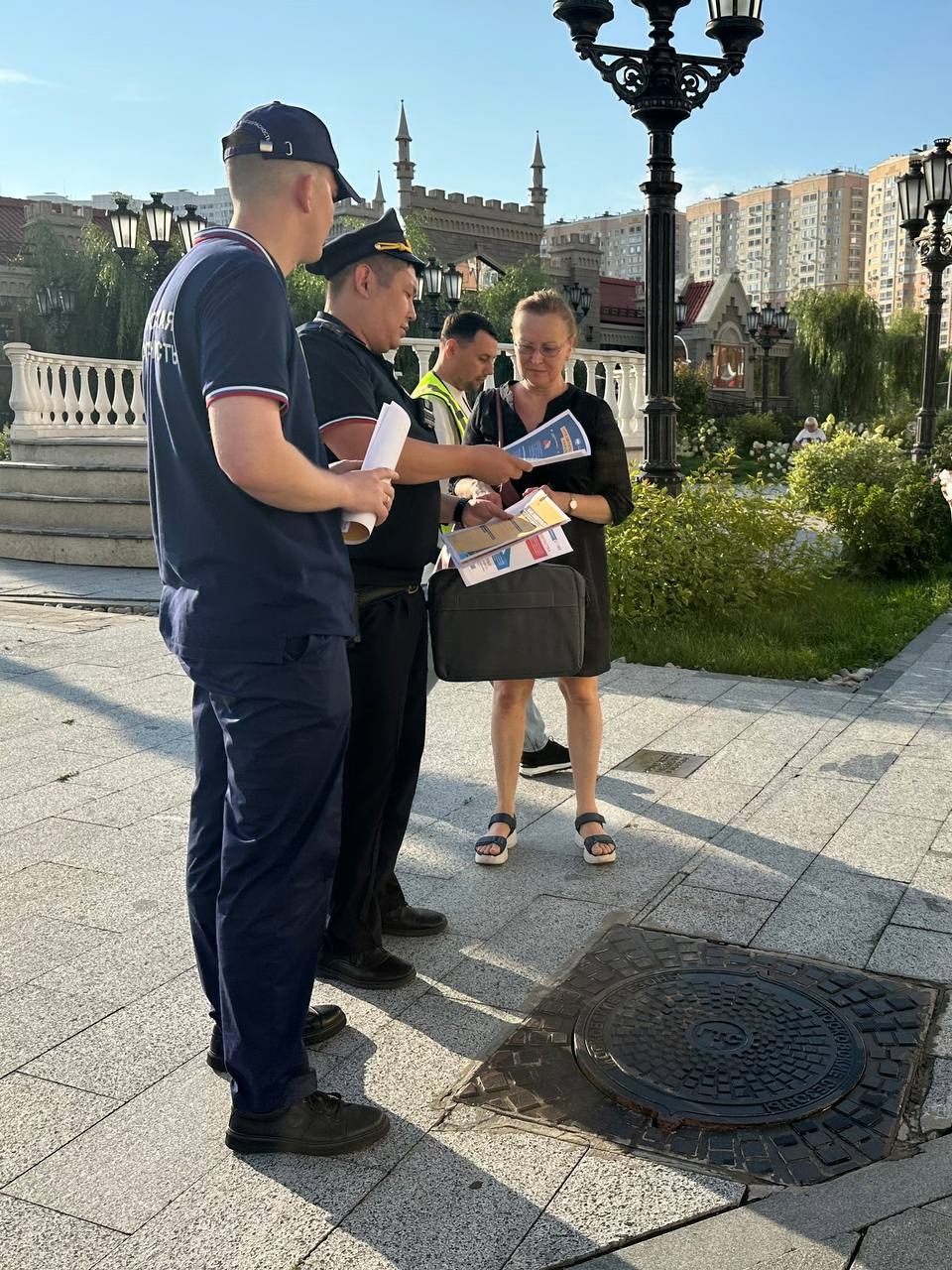В столичном районе Некрасовка прошел рейд по профилактике дистанционного мошенничества